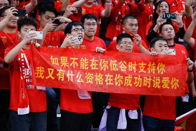 重回英超赛场的巴萨边卫：阿森纳新援期望夺得女超冠军